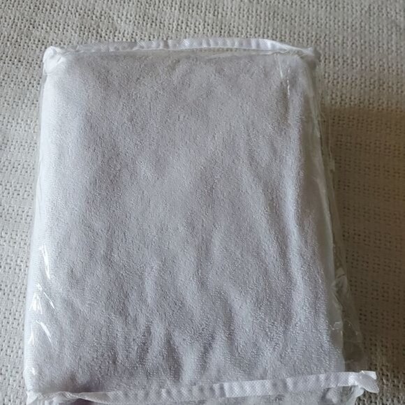 SixDove Premium Queen Waterproof & Breathable Cotton Terry Surface Mattress Pad - Picture 4 of 5